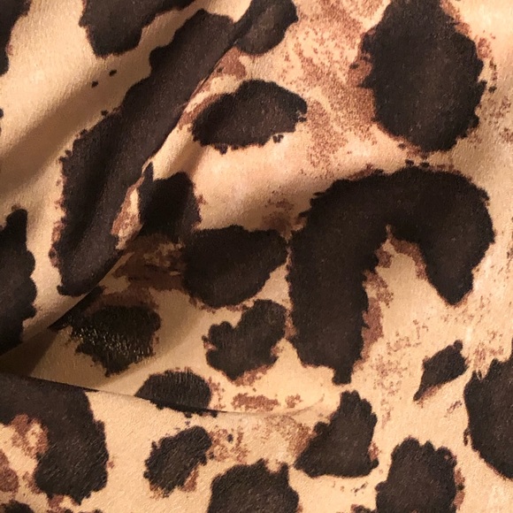 Leopard Print Lantern Sleeve Tunic Dress - Picture 7 of 9